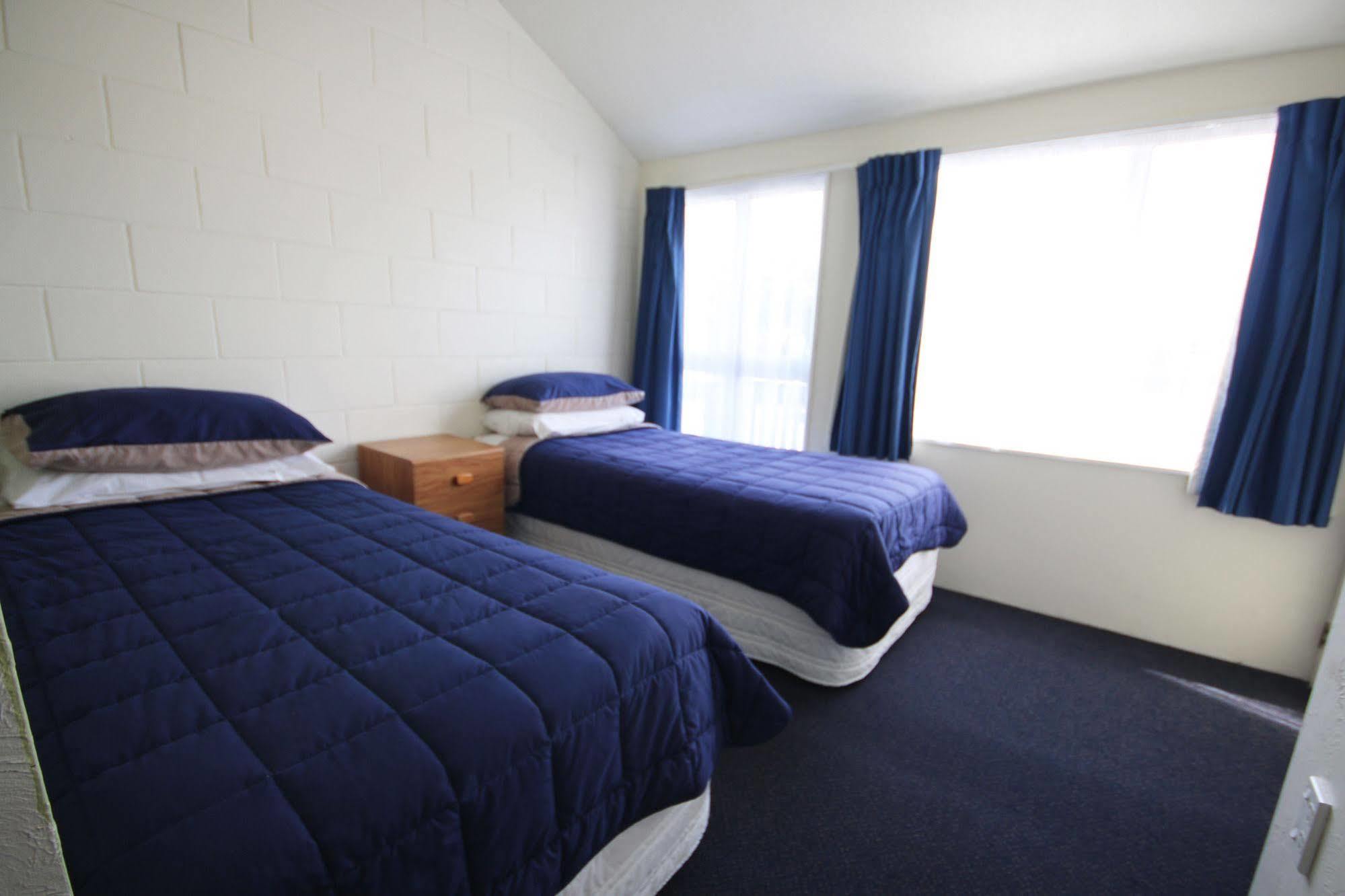 Midway Pacifica Lodge Lower Hutt Exterior foto